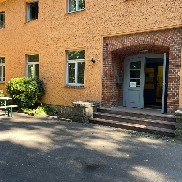 AWO Sano Jugendherberge Schwerin Außenansicht des Hauses für Gruppen und Klassenreisen