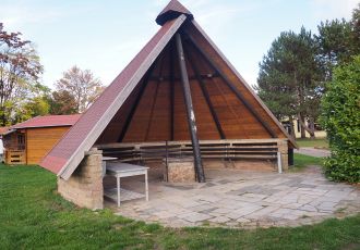 Ferienzentrum Schwerin Spitzhütte mit Grillplatz